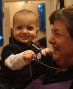 Agnes Grunwald-Spier with her grandson
